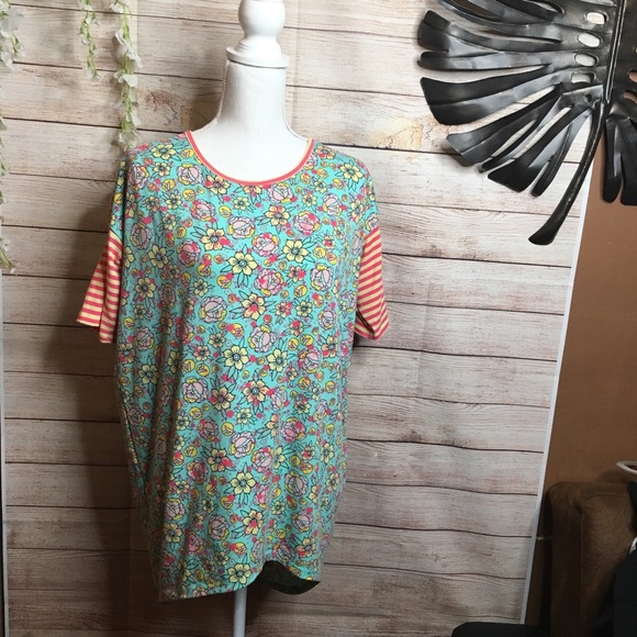 LuLaRoe Tops - LulaRoe floral oversized top size XXS